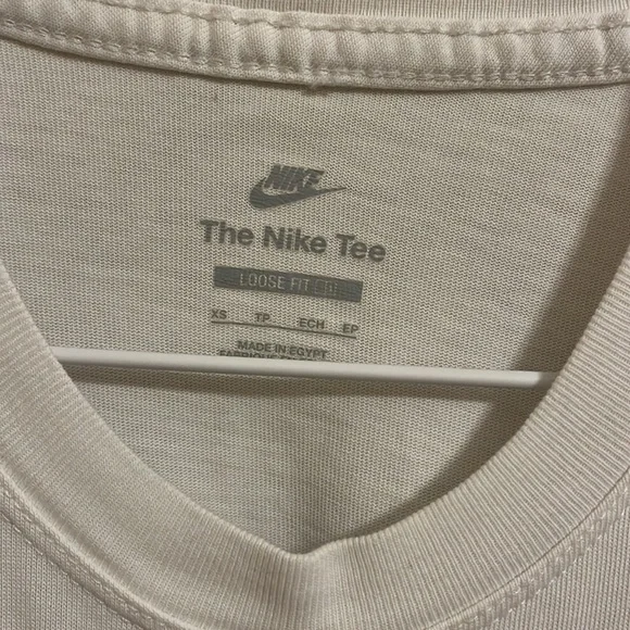 White Nike Tee - Picture 2 of 3